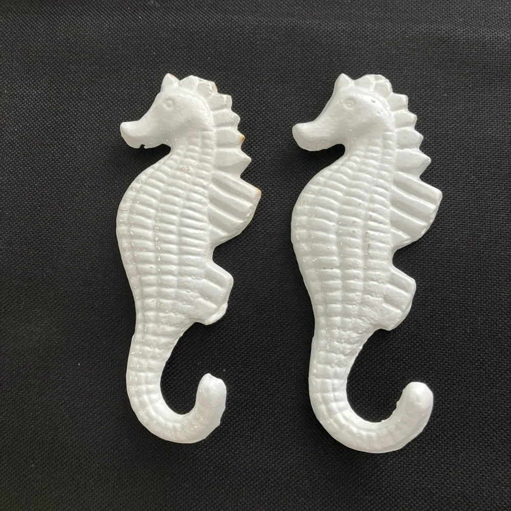 Vintage Set of 2 Cat Iron Seahorses Hooks, Wall Decor, Paperweights 5.5” Tall